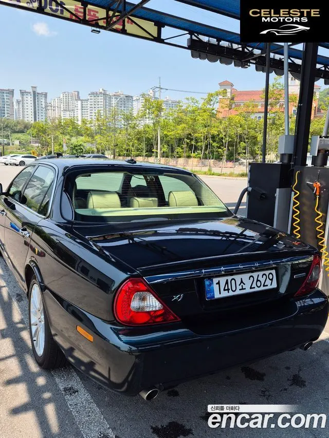 JAGUAR New XJ 4.2 V8 2008 — photo 2 sur 21