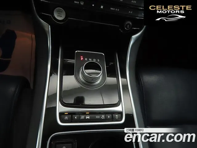 JAGUAR XE 20d RSport 2016 — photo 11 sur 26