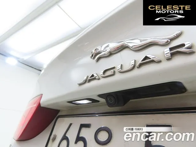 JAGUAR XE 20d RSport 2016 — photo 16 sur 26
