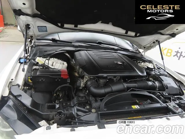 JAGUAR XE 20d RSport 2016 — photo 19 sur 26