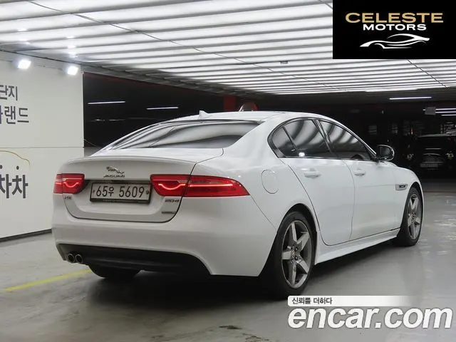 JAGUAR XE 20d RSport 2016 — photo 4 sur 26