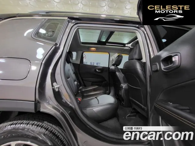 JEEP 22.4 Limited AWD 2020 — photo 17 sur 26