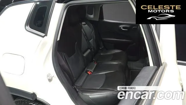 JEEP 22.4 Limited AWD 2019 — photo 12 sur 20
