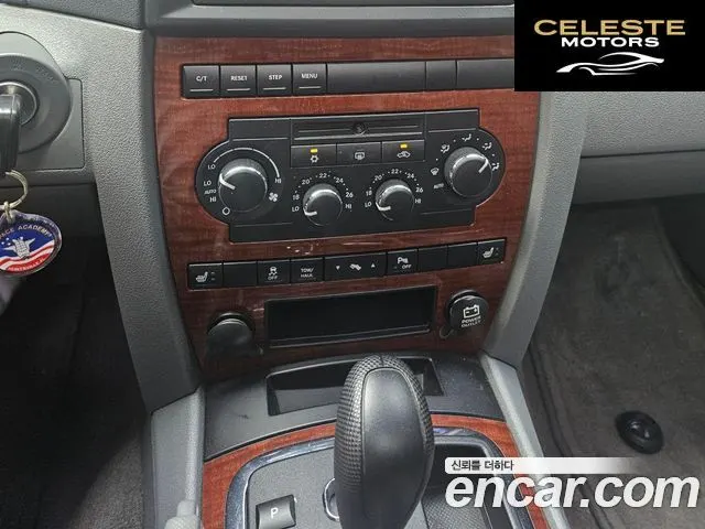 JEEP 4.7 Limited 2007 — photo 9 sur 23