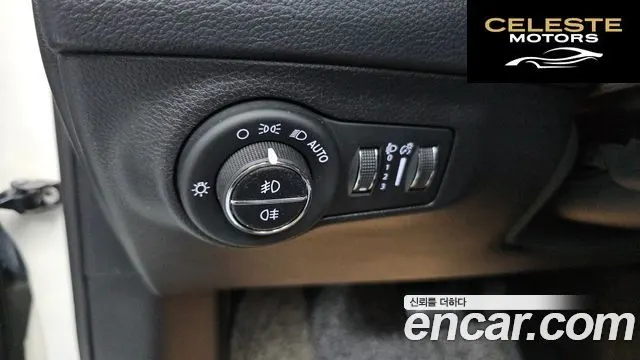 JEEP 22.4 Limited AWD 2018 — photo 13 sur 26
