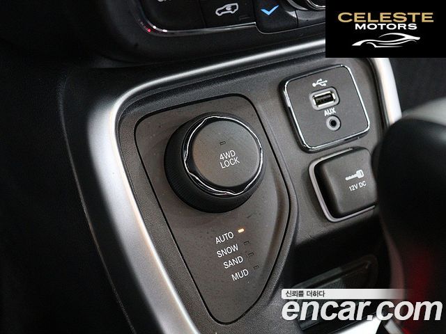 JEEP 22.4 AWD 2019 — photo 11 sur 26