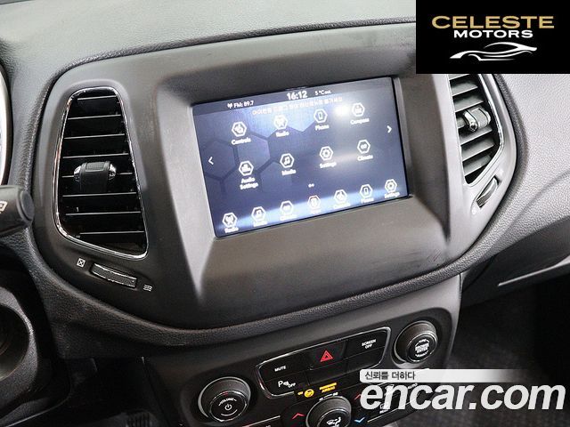JEEP 22.4 AWD 2019 — photo 8 sur 26