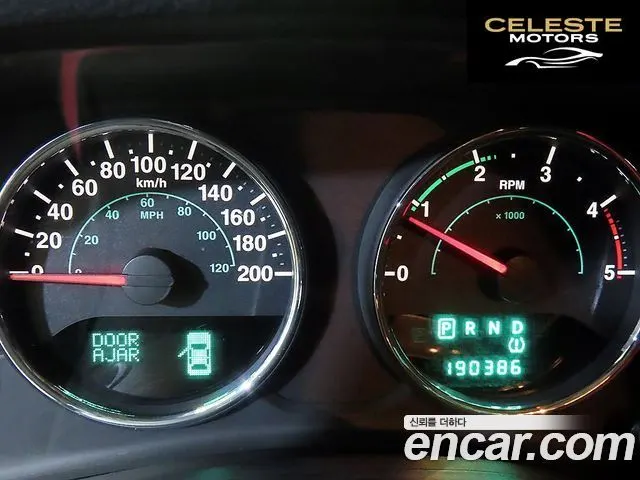 JEEP (JK) 2.8 2portes 2012 — photo 9 sur 25