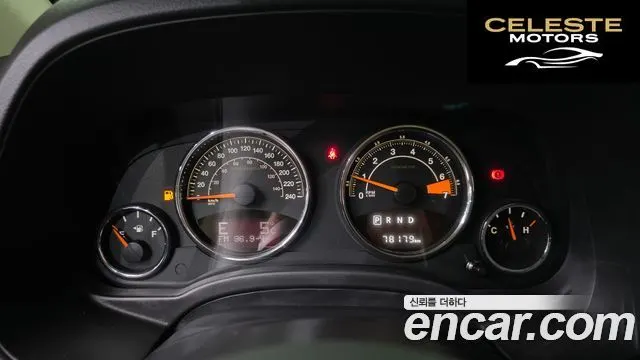 JEEP 2.4 Limited 2015 — photo 8 sur 20