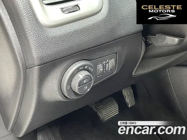JEEP 22.4 AWD 2018 — photo 20 sur 26