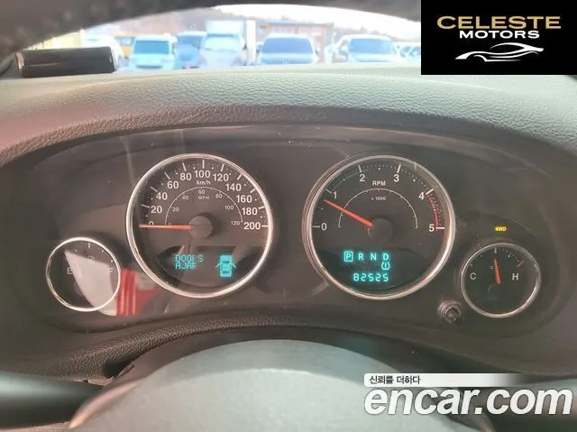 JEEP (JK) 2.8 2portes 2014 — photo 13 sur 19