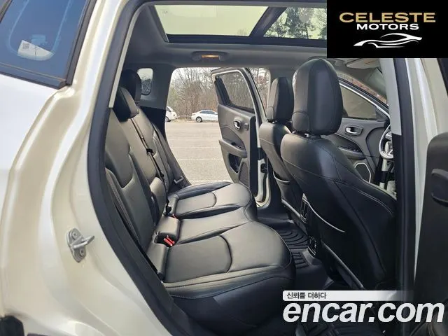 JEEP 22.4 Limited AWD 2019 — photo 12 sur 26