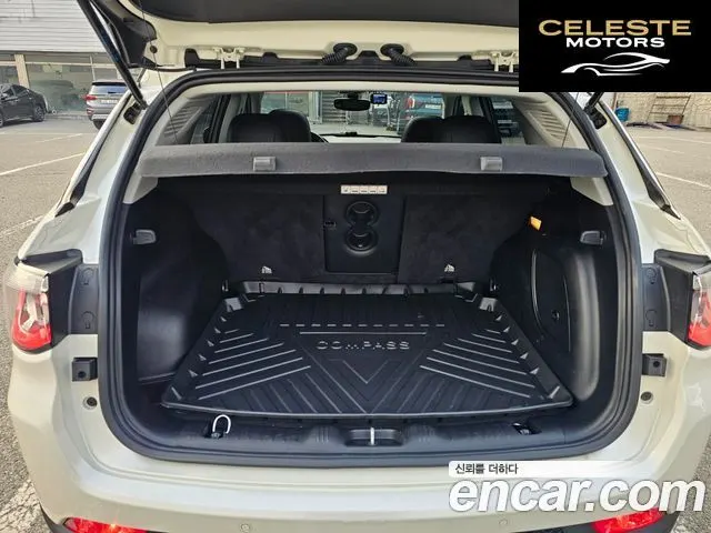 JEEP 22.4 Limited AWD 2019 — photo 8 sur 26