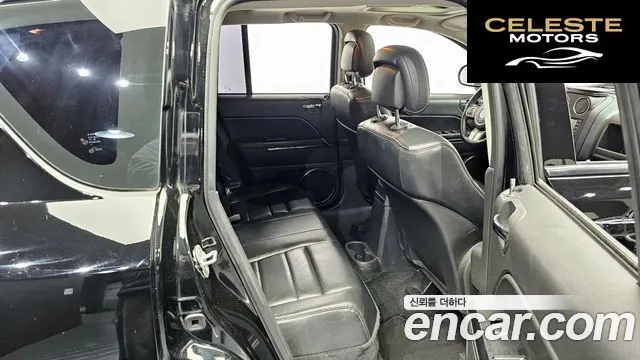 JEEP 2.4 Noir Edition 2013 — photo 12 sur 20