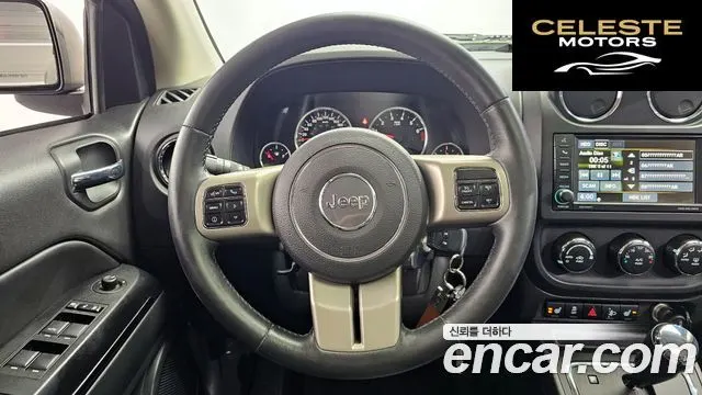 JEEP 2.4 Noir Edition 2013 — photo 13 sur 20