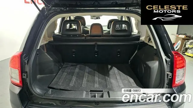 JEEP 2.4 Noir Edition 2013 — photo 20 sur 20
