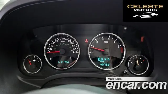 JEEP 2.4 Noir Edition 2013 — photo 8 sur 20