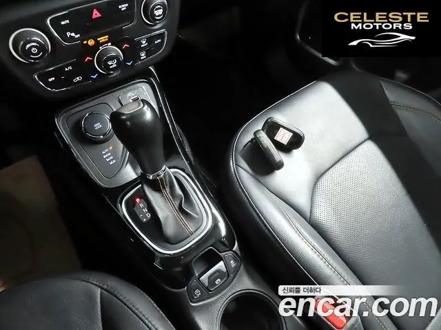 JEEP 22.4 Limited AWD 2019 — photo 12 sur 26