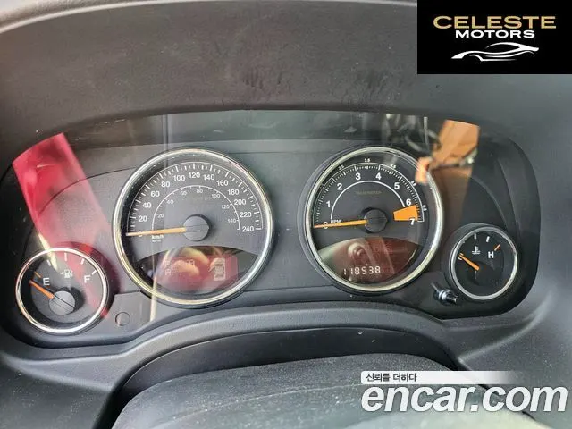 JEEP 2.4 Limited 2014 — photo 6 sur 19