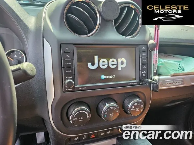 JEEP 2.4 Limited 2014 — photo 9 sur 19