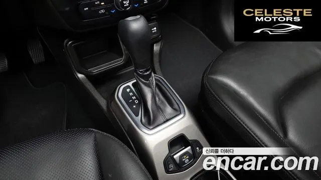 JEEP 1.3 Limited 2022 — photo 12 sur 32