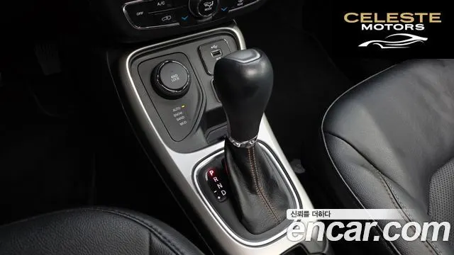 JEEP 22.4 AWD 2018 — photo 12 sur 38