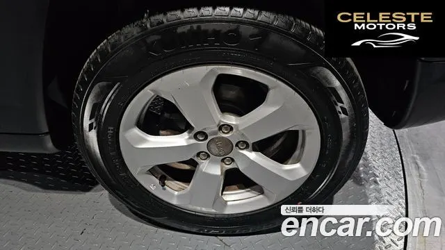 JEEP 22.4 Limited AWD 2019 — photo 7 sur 30