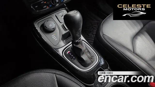 JEEP 22.4 Limited AWD 2019 — photo 12 sur 28