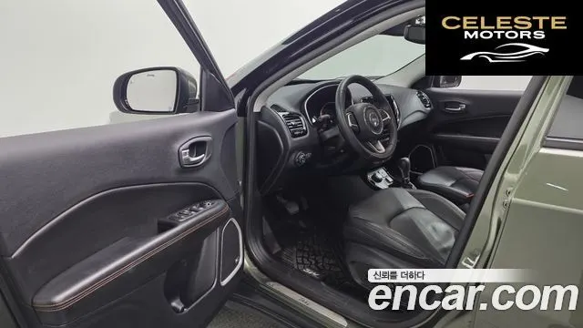JEEP 22.4 Limited AWD 2019 — photo 13 sur 28