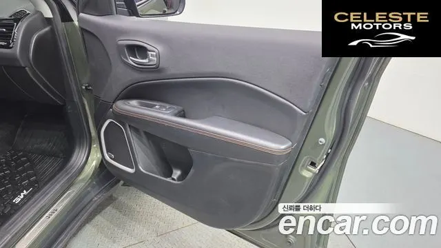 JEEP 22.4 Limited AWD 2019 — photo 14 sur 28