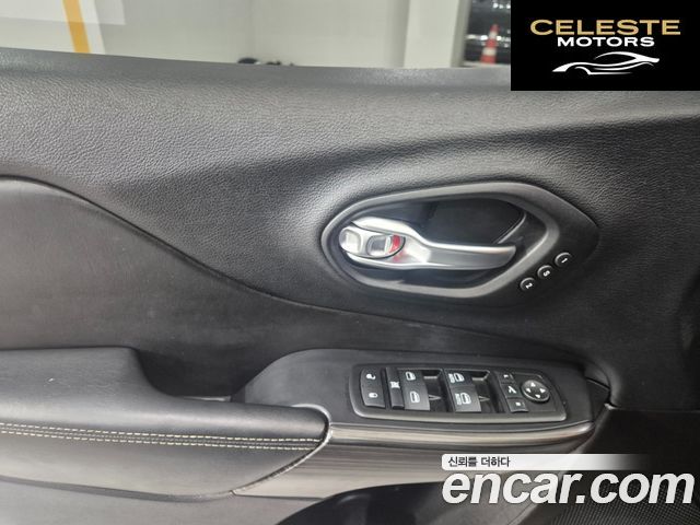 JEEP 3.0 Limited 2015 — photo 9 sur 26