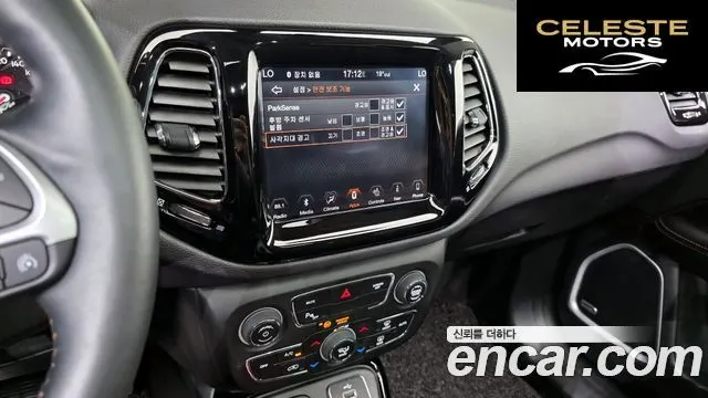 JEEP 22.4 Limited AWD 2018 — photo 21 sur 36