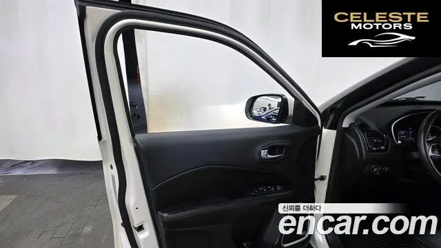 JEEP 22.4 Limited AWD 2019 — photo 14 sur 31