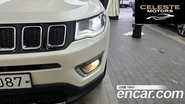 JEEP 22.4 Limited AWD 2019 — photo 8 sur 31