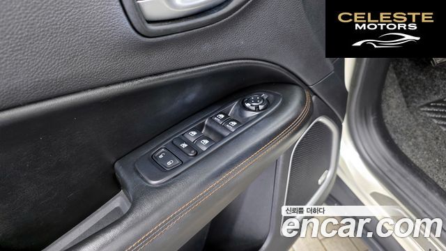 JEEP 22.4 Limited AWD 2019 — photo 27 sur 31