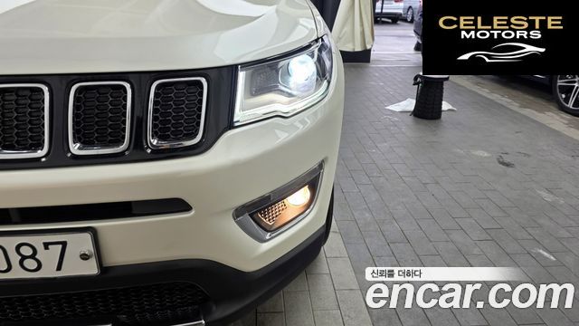 JEEP 22.4 Limited AWD 2019 — photo 8 sur 31