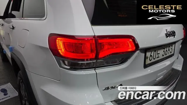 JEEP 3.6 Limited 2018 — photo 9 sur 32