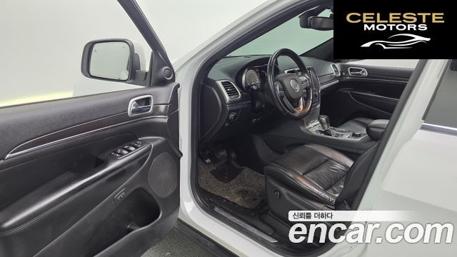 JEEP 3.6 Limited 2018 — photo 13 sur 32