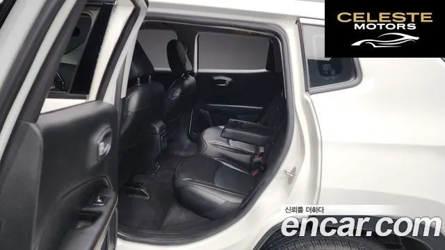 JEEP 22.4 AWD 2019 — photo 12 sur 20