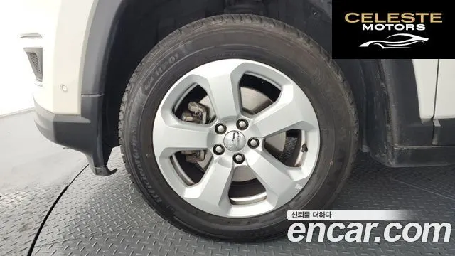 JEEP 22.4 Limited 2WD 2021 — photo 5 sur 36