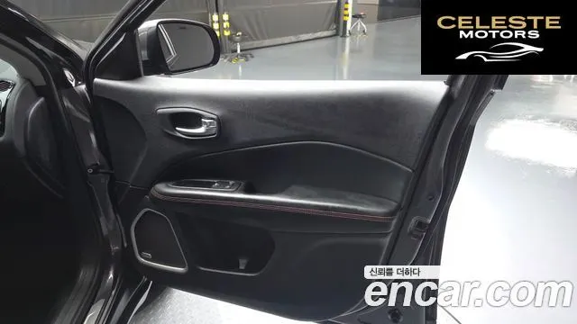 JEEP 22.4 Limited AWD 2019 — photo 14 sur 30