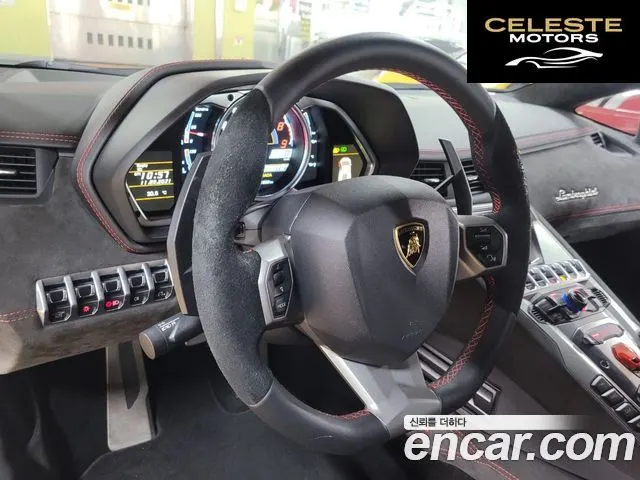 LAMBORGHINI Aventador LP700-4 2016 — photo 11 sur 26
