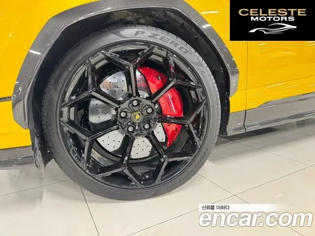 LAMBORGHINI Urus 4.0 V8 2024 — photo 16 sur 22