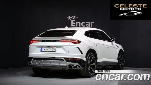 LAMBORGHINI Urus 4.0 V8 2020 — photo 2 sur 20
