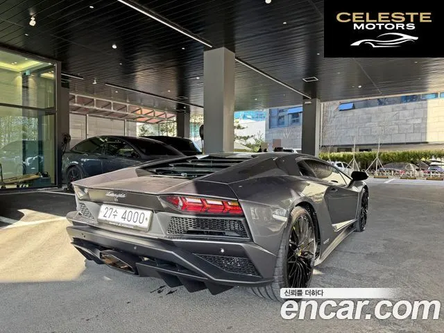 LAMBORGHINI Aventador S LP740-4 2018 — photo 5 sur 17