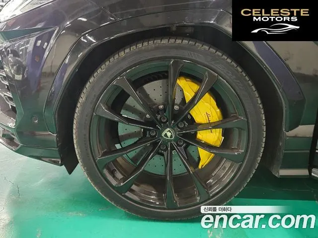 LAMBORGHINI Urus 4.0 V8 2021 — photo 5 sur 26