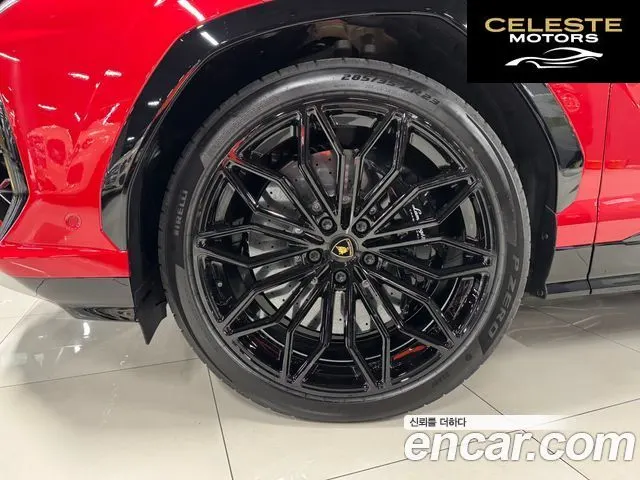 LAMBORGHINI Urus 4.0 V8 SE 2025 — photo 17 sur 23