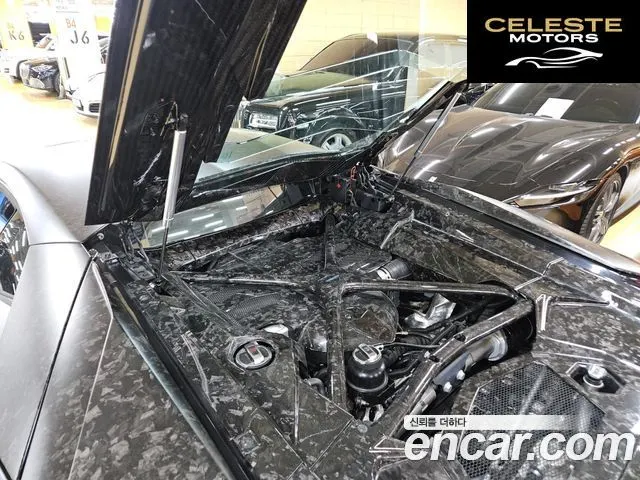 LAMBORGHINI Aventador S LP740-4 2018 — photo 8 sur 26