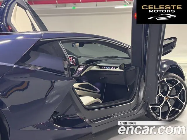 LAMBORGHINI Revuelto 6.5 V12 2025 — photo 18 sur 26