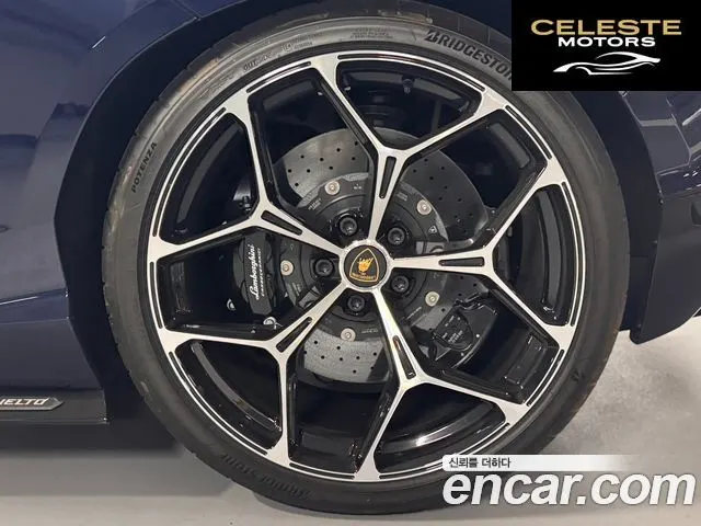 LAMBORGHINI Revuelto 6.5 V12 2025 — photo 20 sur 26